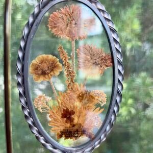 Vintage Lasting Impressions Pressed Flower Oval Glass Suncatcher – 6” x 3.5”